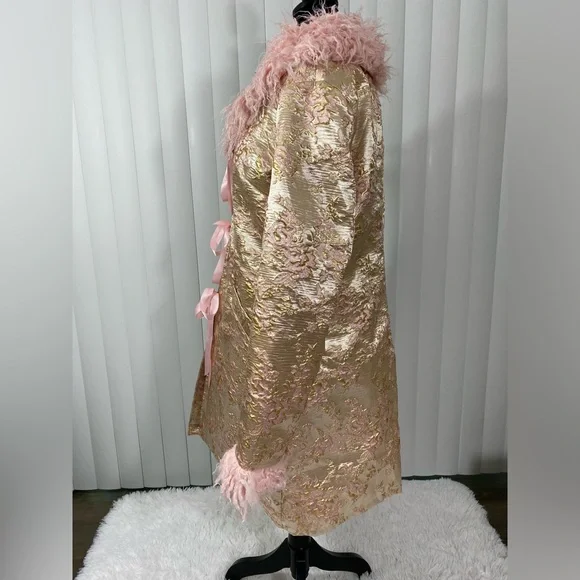 SUGAR THRILLZ High Class Heiress Brocade Coat Jacket Faux Fur Trim Beige Pink L - Picture 2 of 9